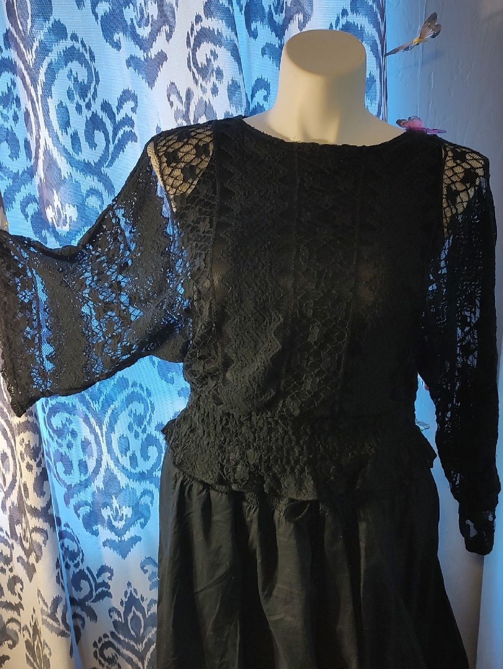 Lauren Michelle Black Lace Long Sleeve Blouse